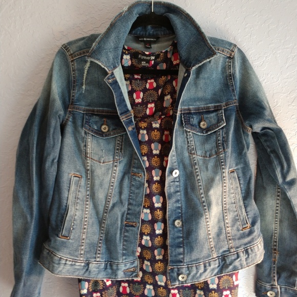 Forever 21 Sleeveless Owl Print Blouse - Picture 2 of 5